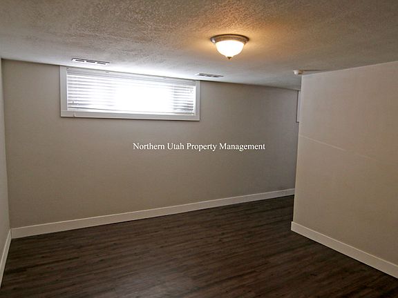 4 Front Room_09222021