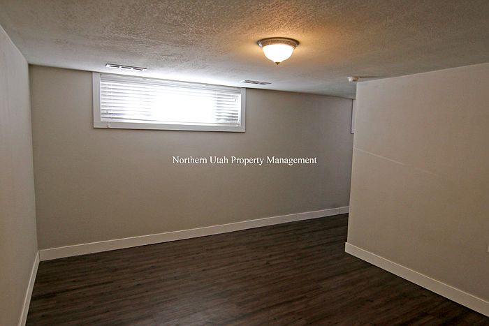 4 Front Room_09222021