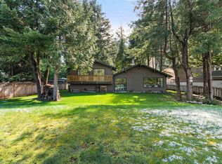 30 Robertson Cres, Hope, BC V0X 1L4