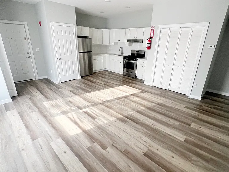 36 Auburn St #5 — Photo 2