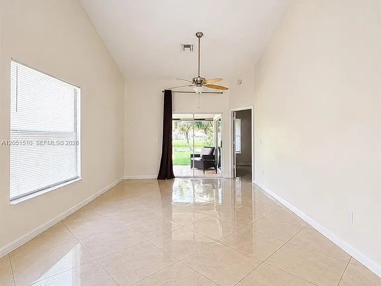 12686 Westhampton Cir #12686 — Photo 3