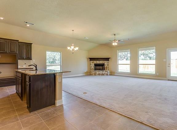4th image of 313 Bentley Dr