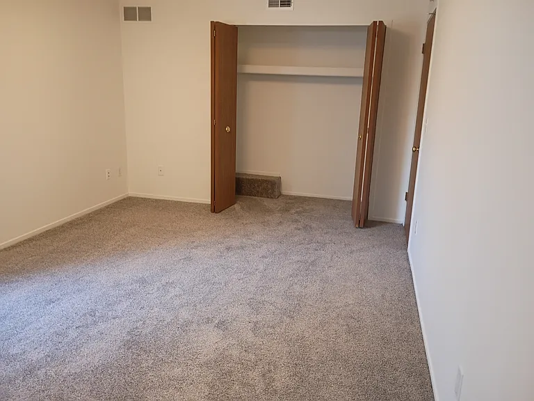 Prentiss Pointe Apartments — Photo 293