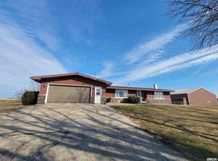 27339 N State Highway 97 Rd, Canton, IL 61520