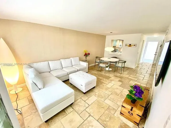 240 Galen Dr APT 314, Key Biscayne, FL 33149