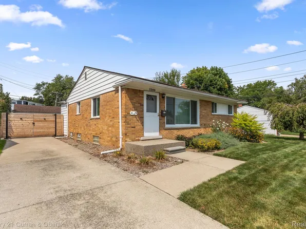 1289 Wright Dr, Clawson, MI 48017