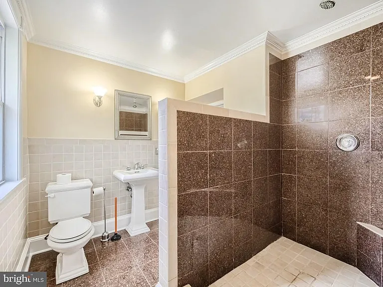 3201 E Joppa Rd — Photo 18