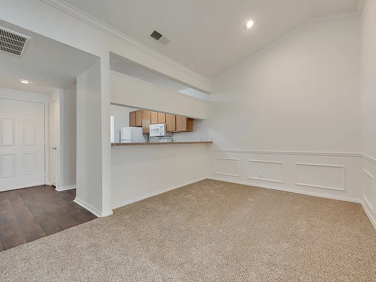 Creekview — Photo 11