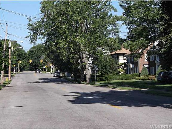4th image of 848 College Ave
