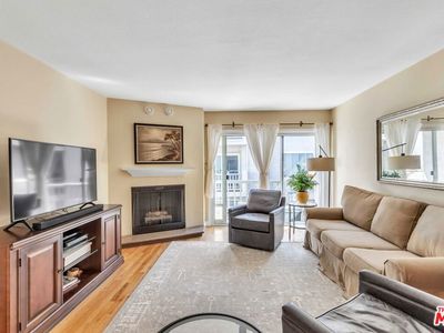 8740 Tuscany Ave APT 202, Playa Del Rey, CA, 90293