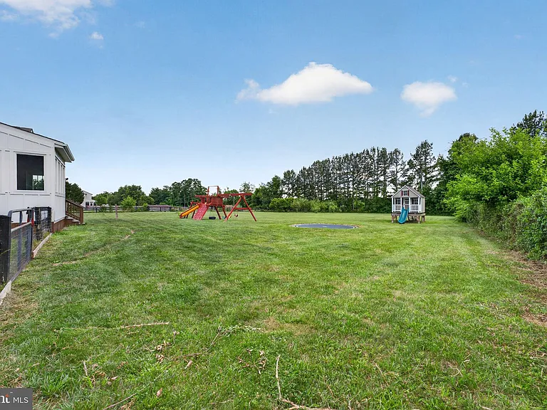 18616 Foggy Bottom Rd — Photo 95