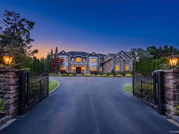 3rd image of 10 Meadow Glen Road