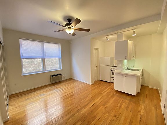 3rd image of 5959 N Kenmore Ave APT 508