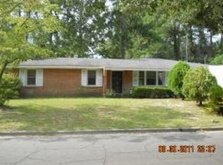 2121 Biscayne Dr, Savannah, GA 31406