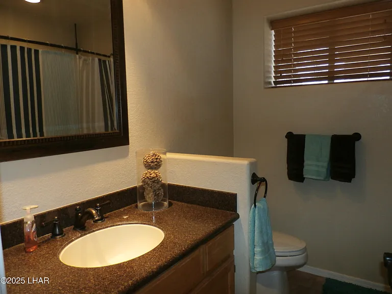 2304 Buckingham Blvd — Photo 21