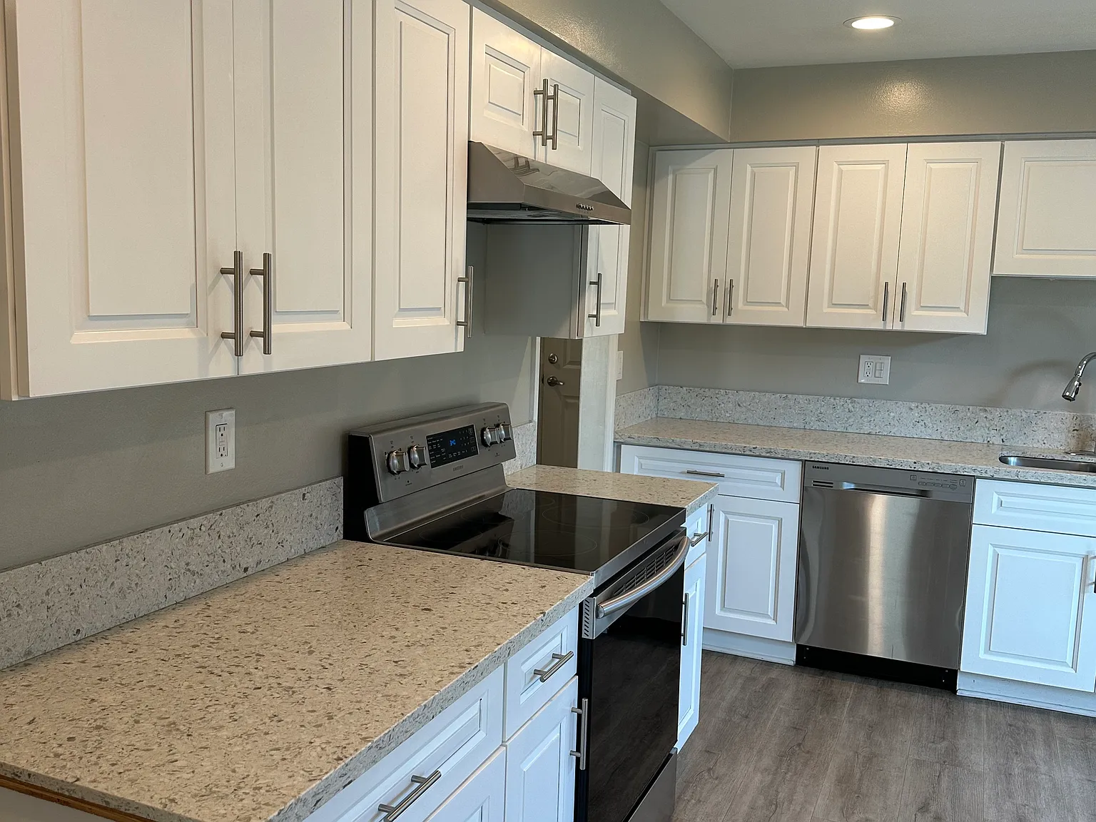 3 bed, 1645 sqft, $4,150 — Photo 4