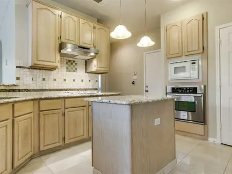 1931 Paloma Way — Photo 10