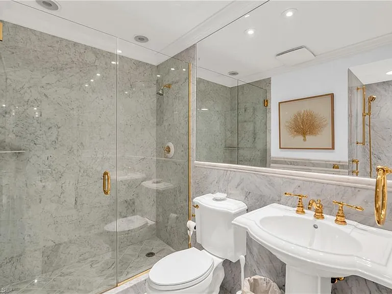 271 Broad Ave S #202 — Photo 8