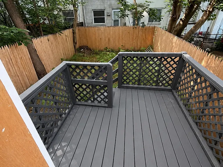 1304 Browning St — Photo 16
