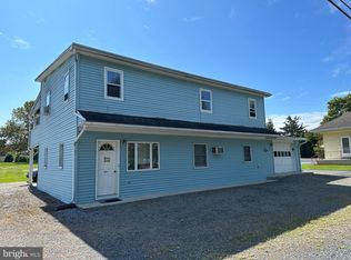 881 Oplinger Rd, Allentown, PA 18106