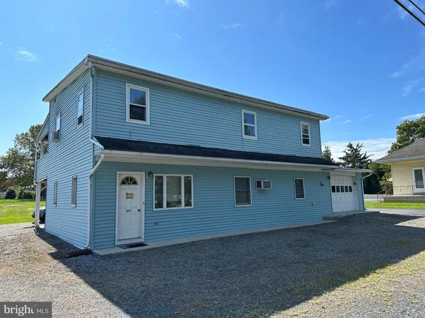 881 Oplinger Rd, Allentown, PA 18106