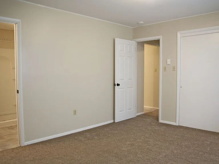 613 Mallard Rd — Photo 9