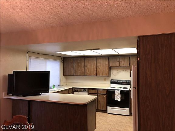 3rd image of 3104 Wilmington Way