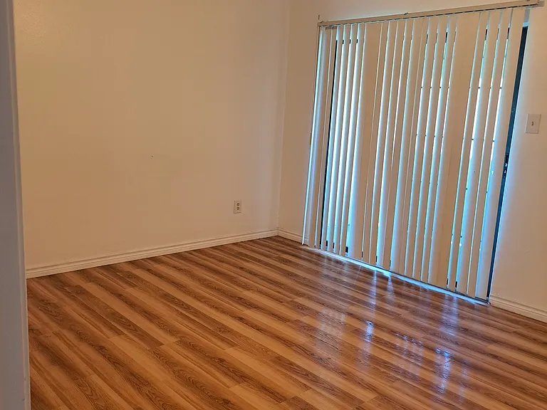 upstairs bedroom 1