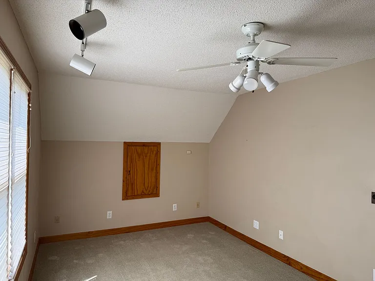 628 Willowood Pkwy — Photo 15