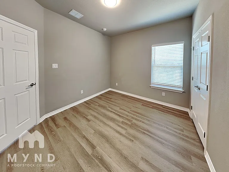 5621 Van Horn Dr — Photo 13