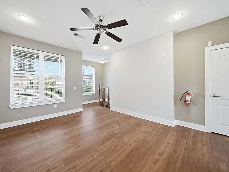 Northgate Proper — Photo 11