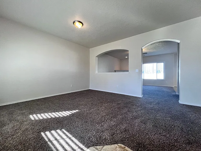 5193 N Toscana Ave — Photo 2