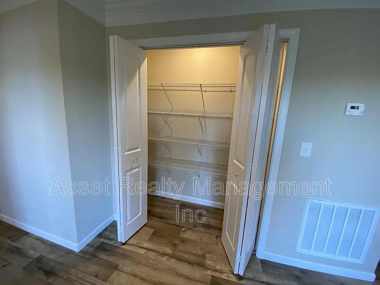 1116 Cloud View Dr — Photo 9