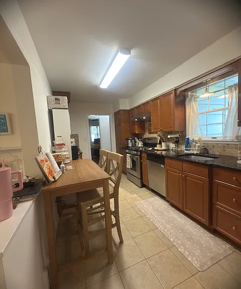 75 Delmar Ave — Photo 10