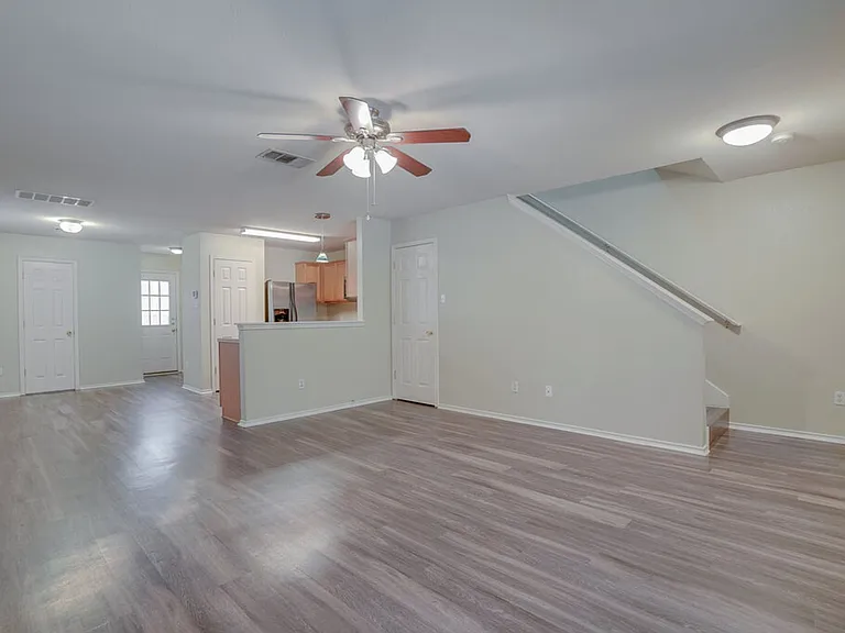 9405 Rowlands Sayle Rd — Photo 4