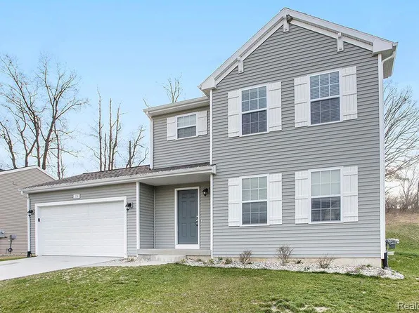 718 Natalia Dr, Davison, MI 48423