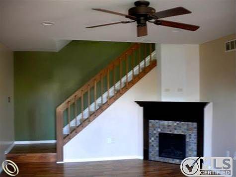 Living Room w/ FP