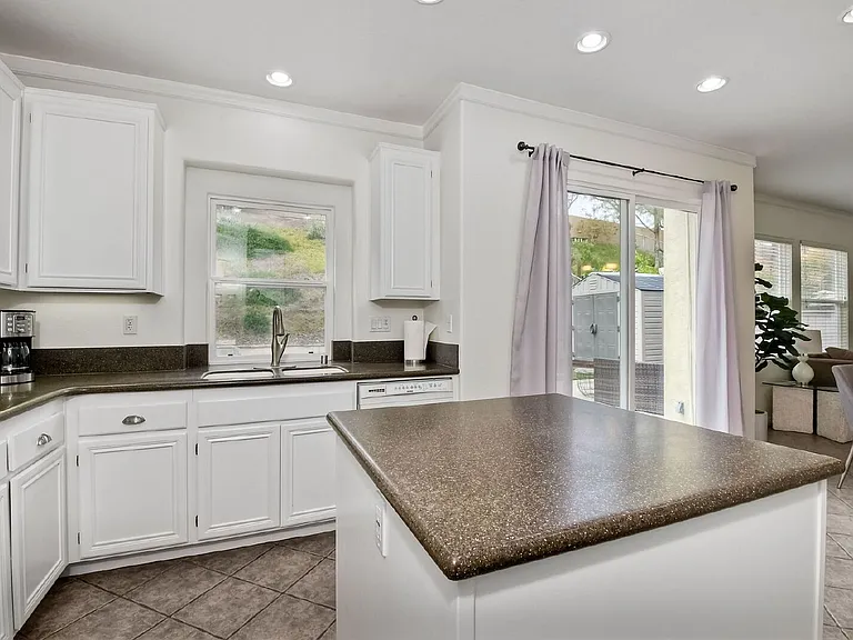 6057 Paseo Carreta — Photo 14