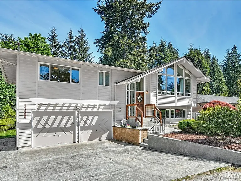 11423 38th Dr SE — Photo 1