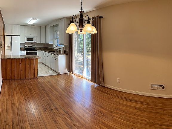 Dining Room/Kitchen 