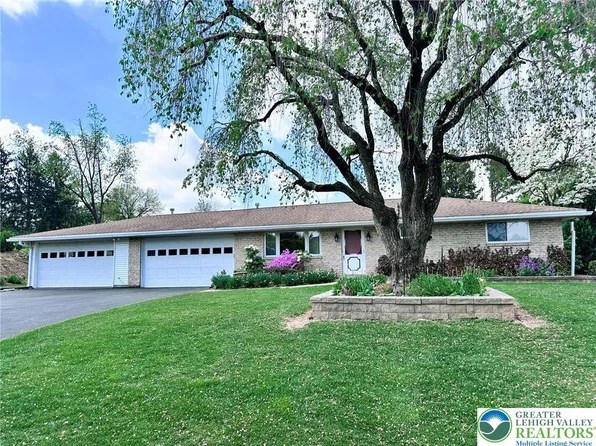 1420 Leicester Pl S, Allentown, PA 18104