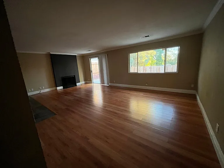 419 Manchester Way — Photo 8