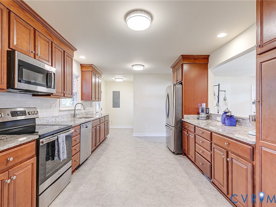 1st image of 3210 Oakmeadow Ln