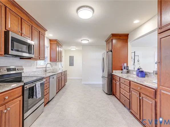 3210 Oakmeadow Ln, Midlothian, VA 23112