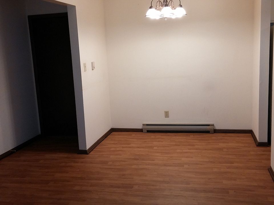 2nd image of 118 Twin Oaks Dr APT 1