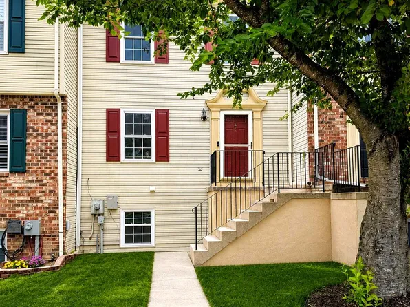 11207 Cristins Cir, Hagerstown, MD 21742