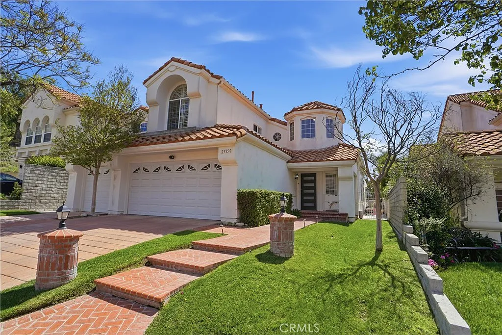 4 bed, 2370 sqft, $6,000 — Photo 1