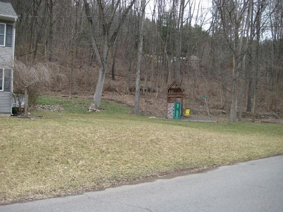 2nd image of 16 Wightman Dr