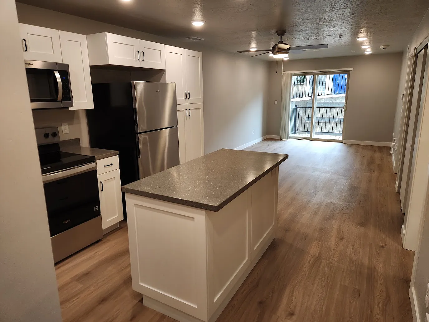 1 bed, 800 sqft, $1,500 — Photo 3