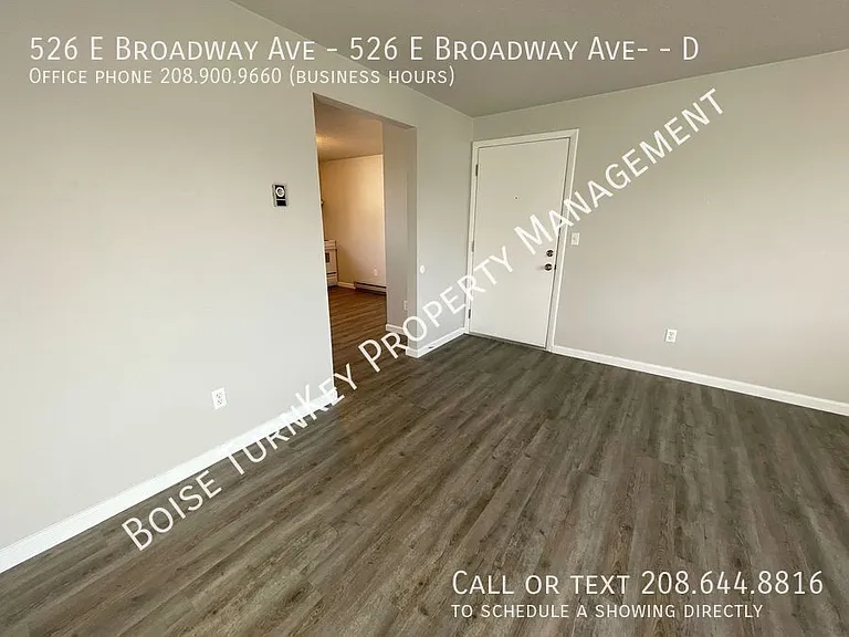526 Broadway Ave #D — Photo 3